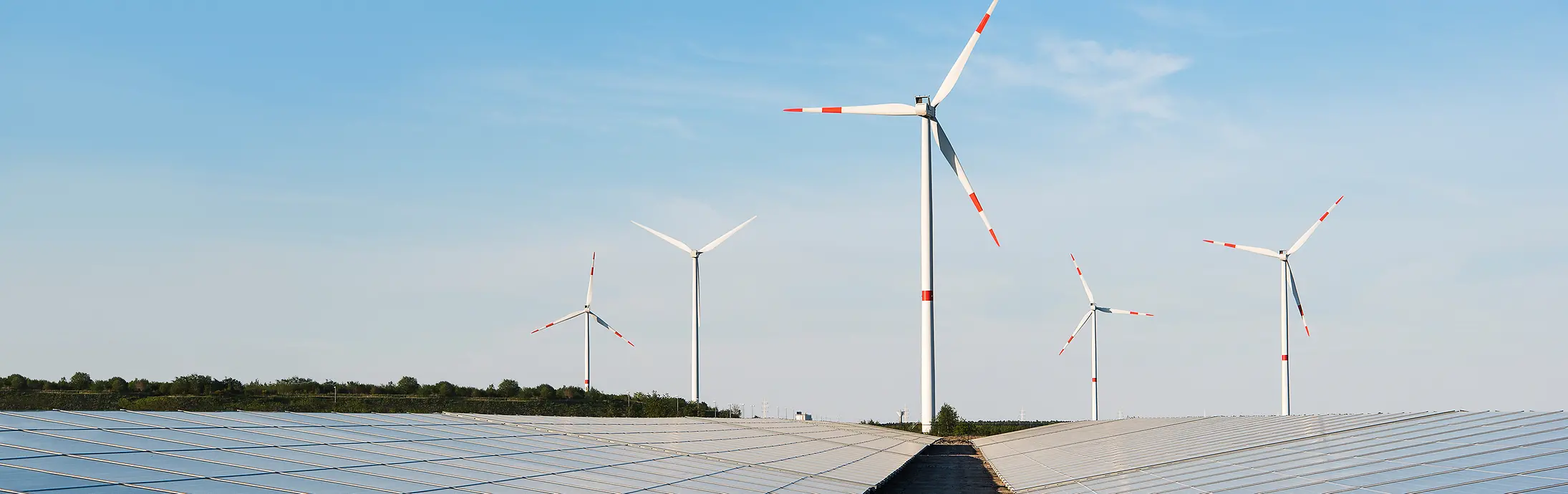 Windturbines en zonnepanelen